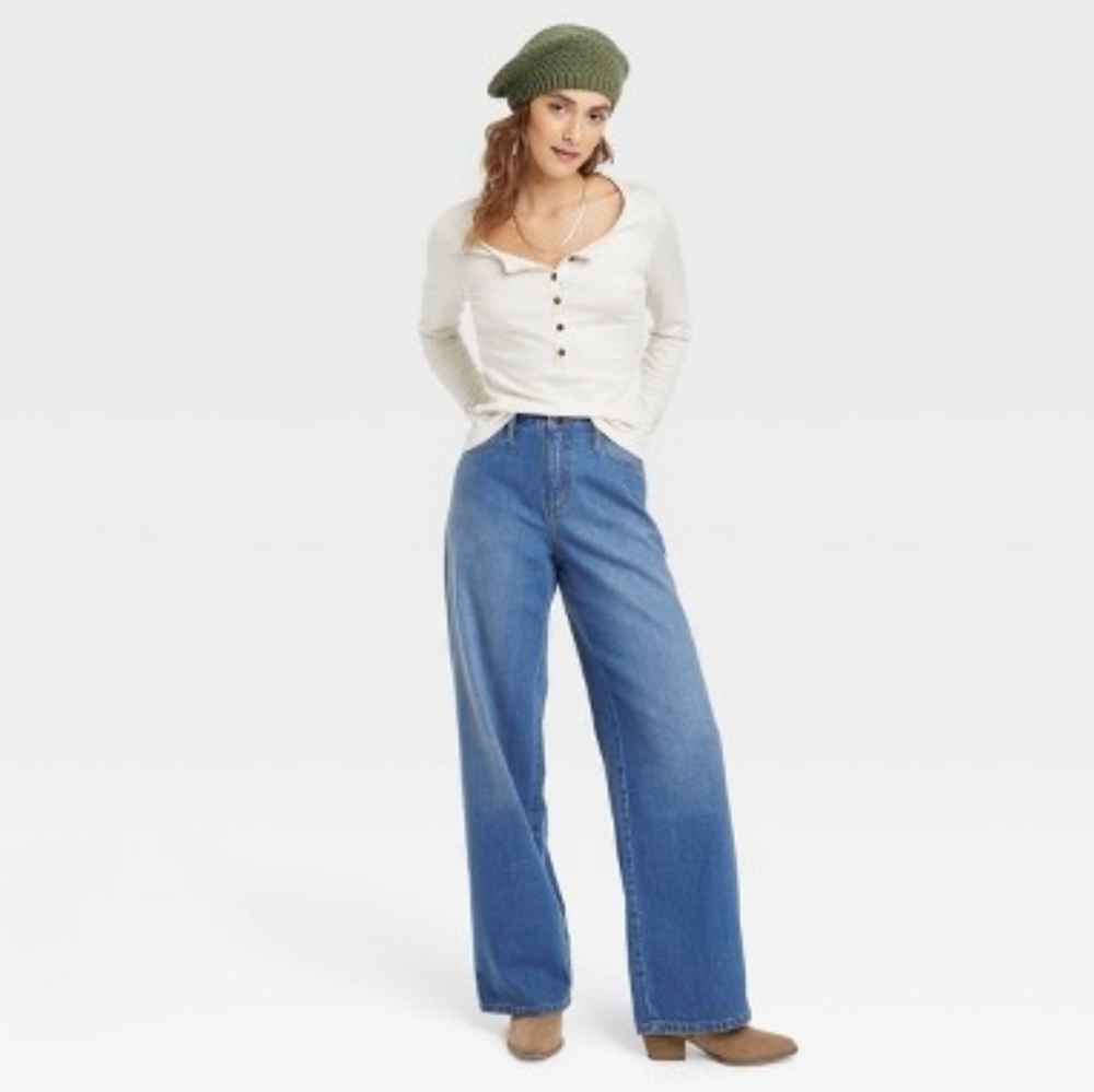 Universal Thread Blue Wide Leg Jeans - Picture 3 of 9